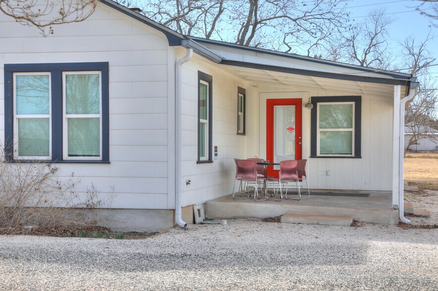 More Photos Of 1892 W US Highway 290, Fredericksburg Medical For Sale