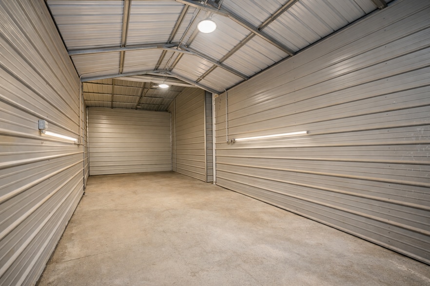 More Photos Of 1794 E 49th St, Brooklyn Auto Repair For Sale