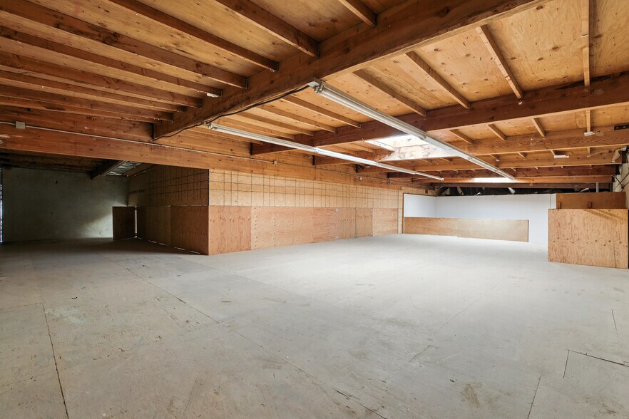 More Photos Of 23120 Mariposa Ave, Torrance Warehouse For Sale