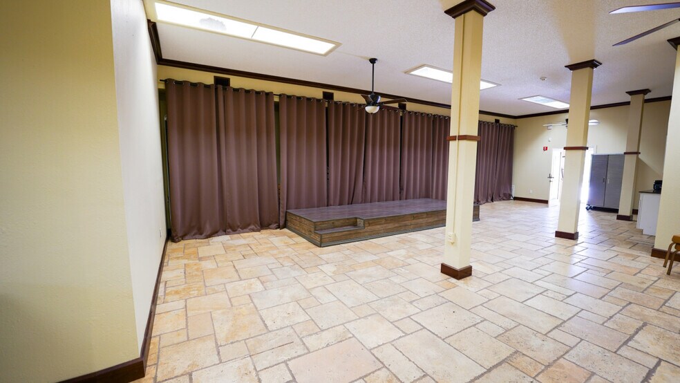 More Photos Of 1007 Manatee Ave, Bradenton Storefront Retail Office For Sale
