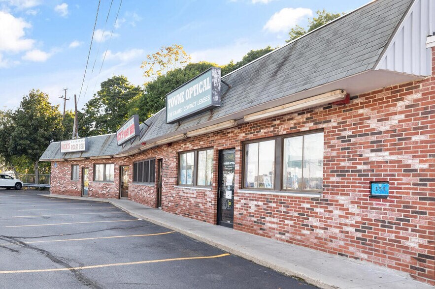 More Photos Of 139 Dodge St, Beverly Storefront For Sale