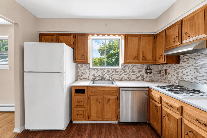 More Photos Of 5834 Fieldston Rd, Bronx Apartments For Sale