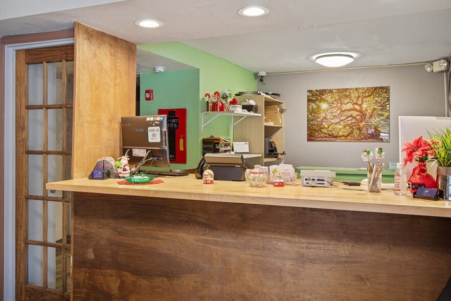 More Photos Of 4071 US 17, Richmond Hill Hotel For Sale