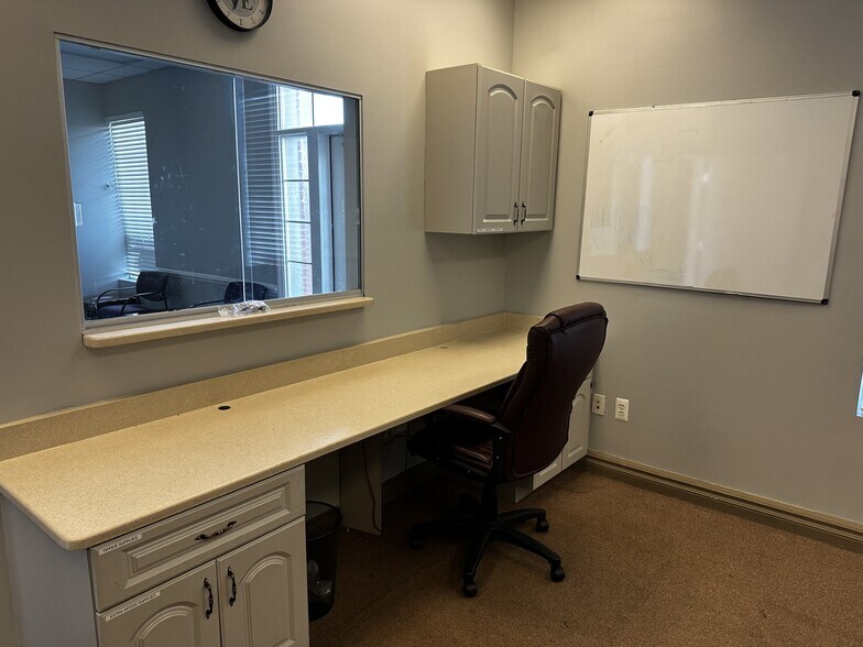 More Photos Of 15502 S Telegraph Rd, Monroe Medical For Lease