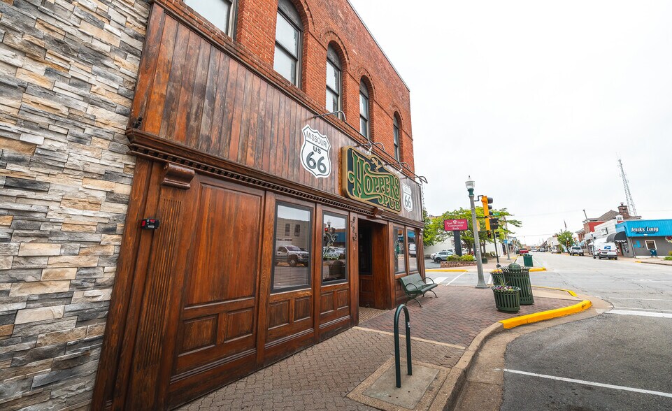 More Photos Of 717 N Pine St, Rolla Restaurant For Sale