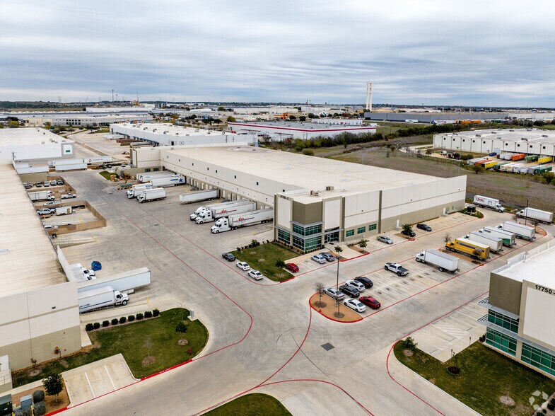 More Photos Of 17750 Lookout Rd, Schertz Unknown For Lease