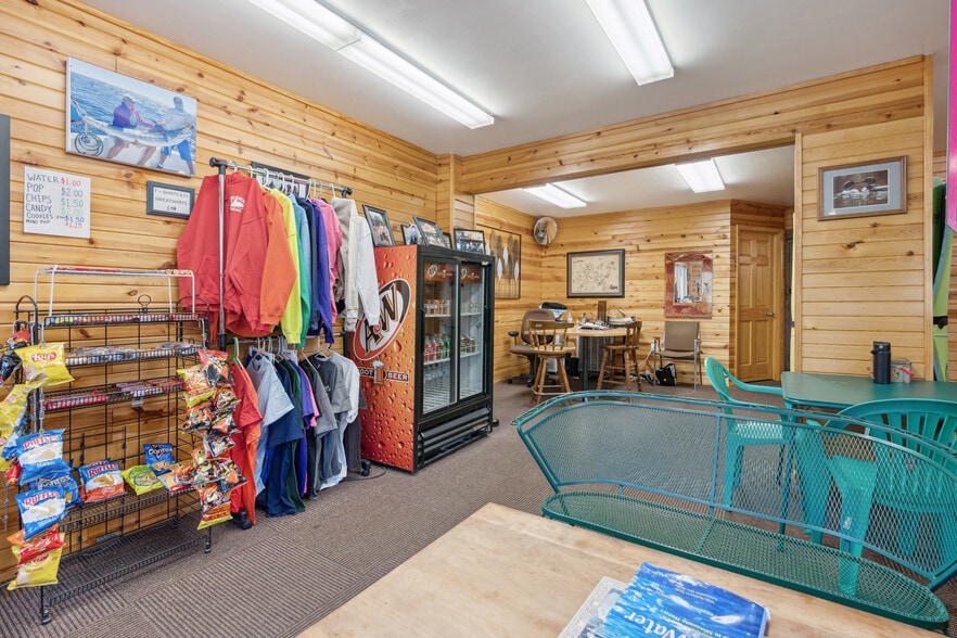 More Photos Of 2630 Commerce Blvd, Mound Freestanding For Sale