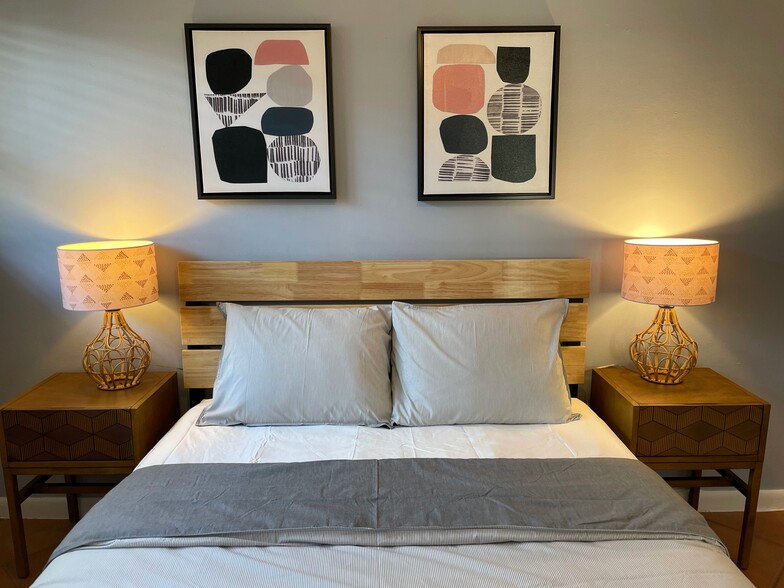 More Photos Of 629 Bay Esplanade, Clearwater Beach Specialty For Sale