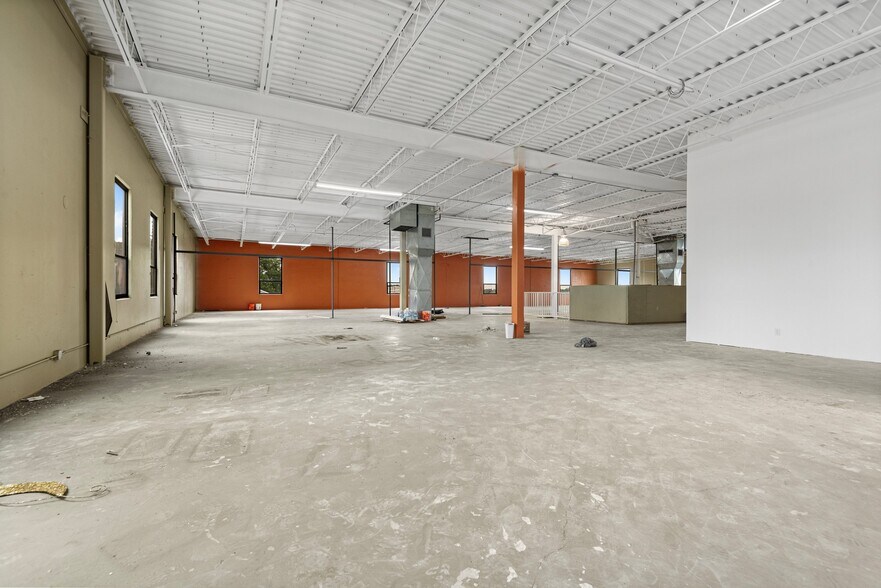 More Photos Of 1941 Spring Cypress Rd, Spring Warehouse For Sale