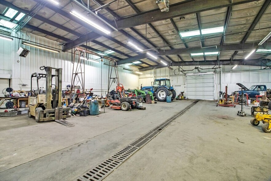 More Photos Of 3832 Main St, Pikeville Auto Dealership For Sale