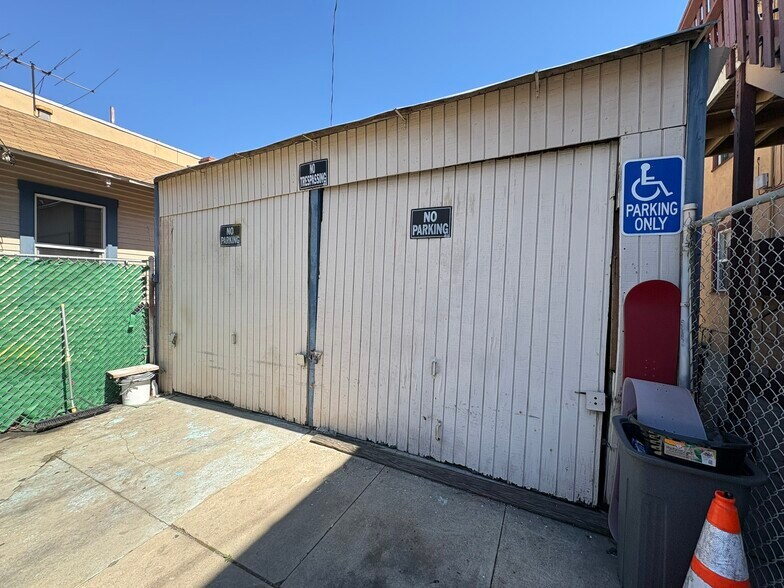 More Photos Of 617 W 3rd St, Long Beach Multifamily For Sale