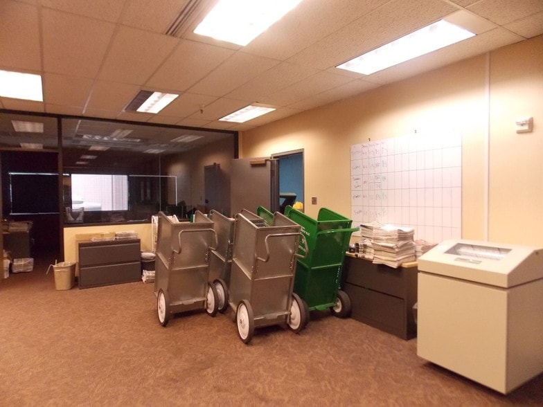 More Photos Of 320 E Methvin St, Longview Office For Lease