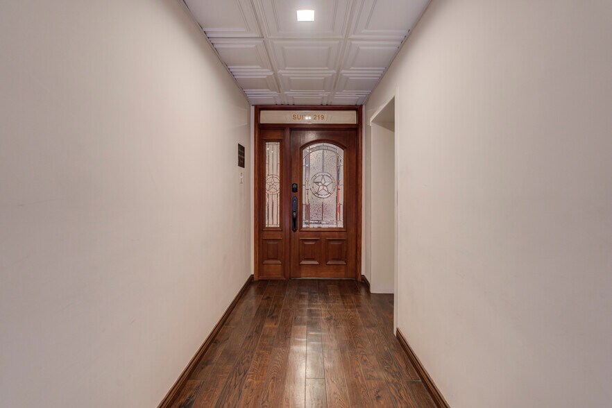 More Photos Of 1312 Texas Ave, Lubbock Office For Sale