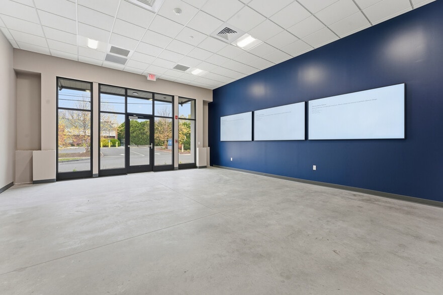 More Photos Of 5 Fulton Ave, Northampton General Retail For Lease