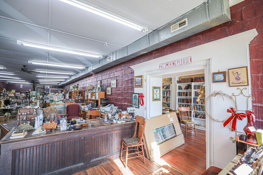 More Photos Of 210 Main St, Hazel Storefront For Sale