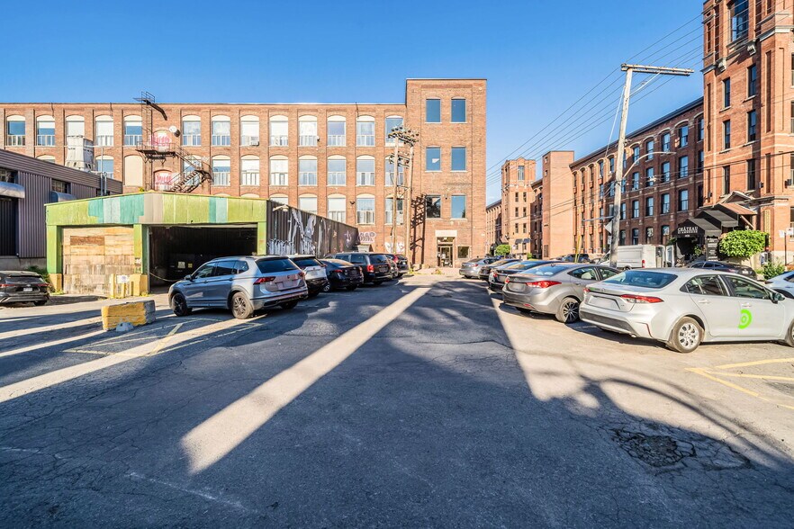 More Photos Of 4035 Rue Saint-Ambroise, Montréal Loft Creative Space For Lease