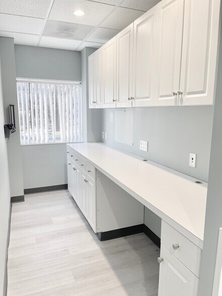 More Photos Of 67 Holly Hill Ln, Greenwich Office For Sale