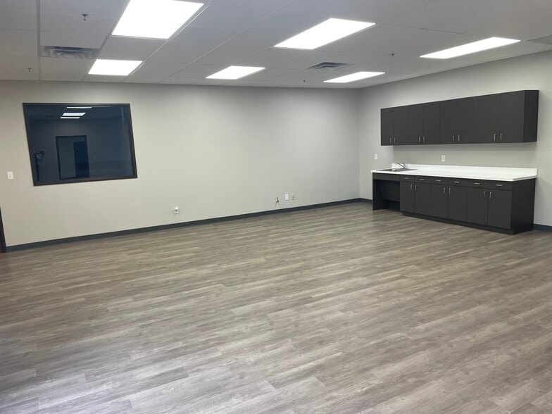 More Photos Of 3605-3665 La Reunion Pky, Dallas Distribution For Lease