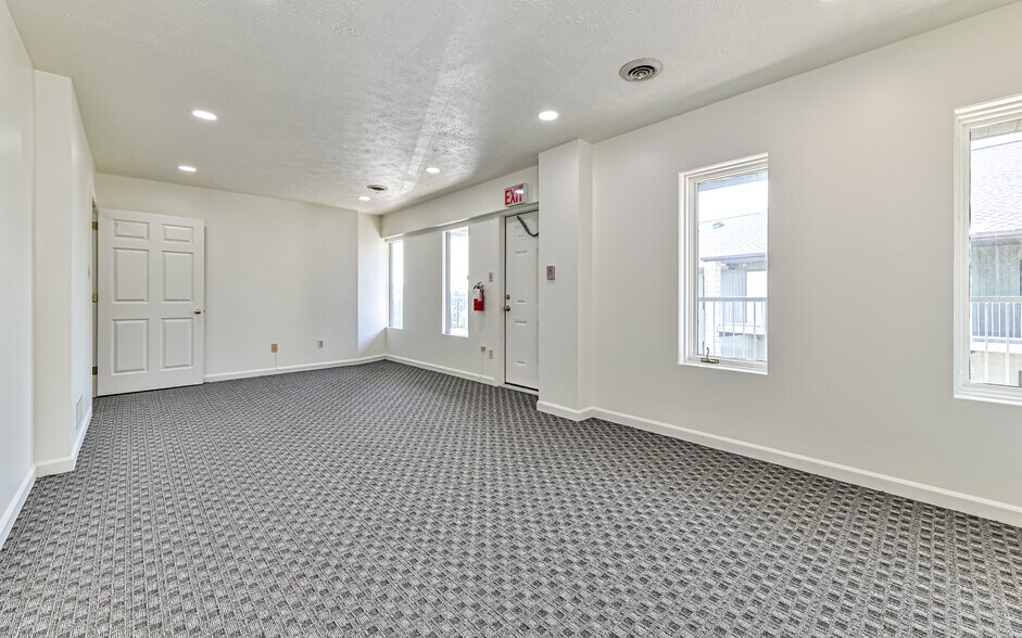 More Photos Of 103 N Meadows Dr, Wexford Medical For Lease