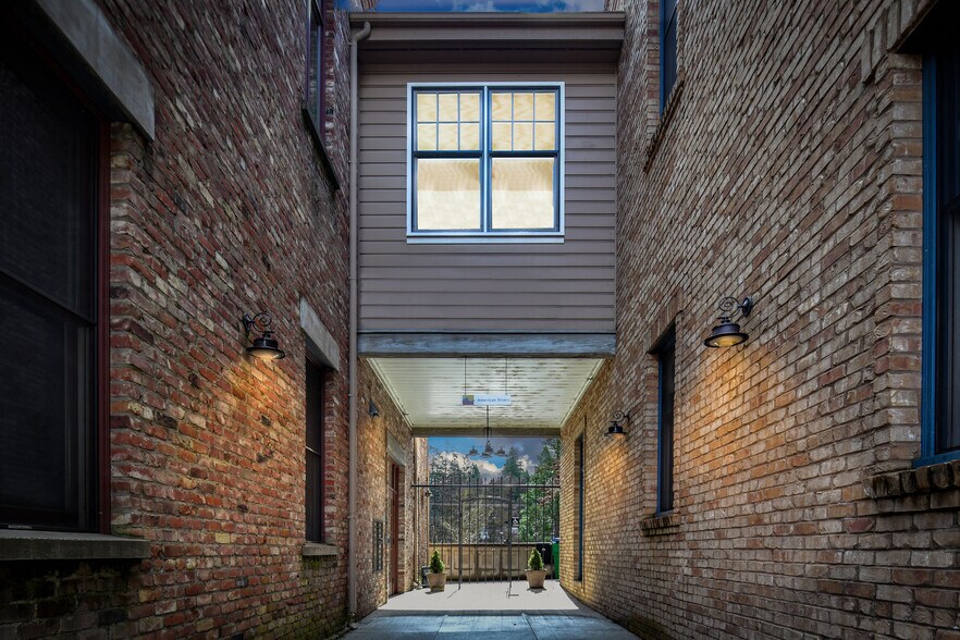 More Photos Of 100 Union St, Nevada City Office For Sale