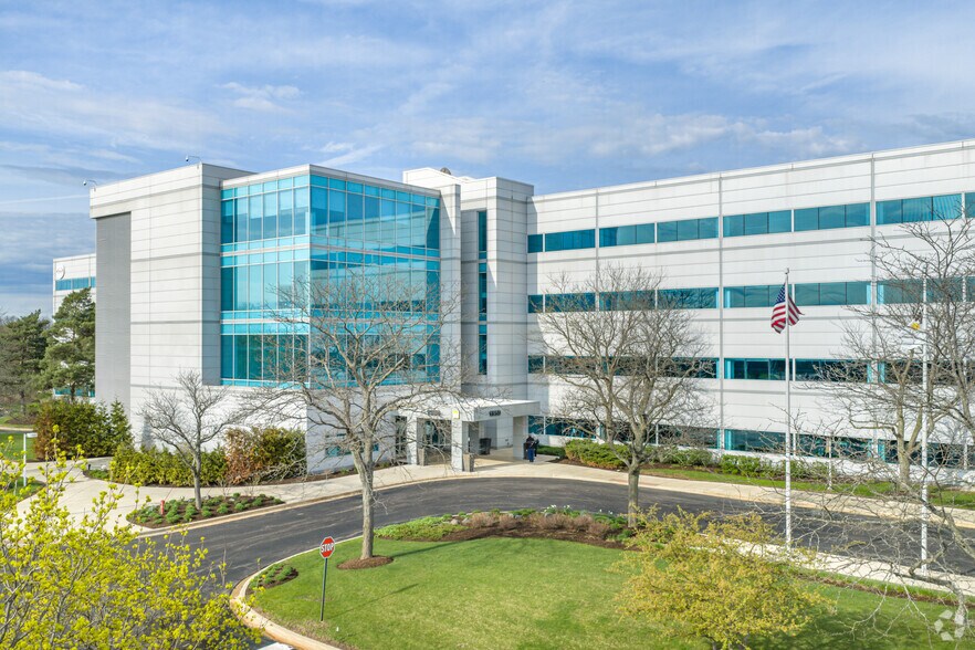More Photos Of 1930 Innovation Way, Libertyville Manufacturing For Lease