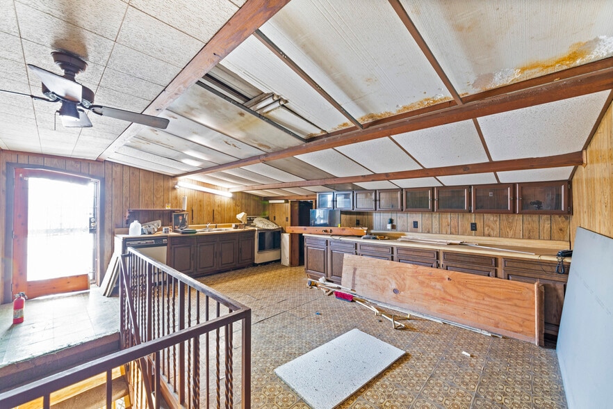 More Photos Of 4713 E Tidwell Rd, Houston Warehouse For Sale