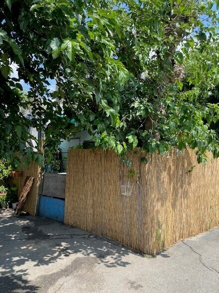 More Photos Of 123 W McCord Ave, Bakersfield Manufactured Housing Mobile Home Park For Sale