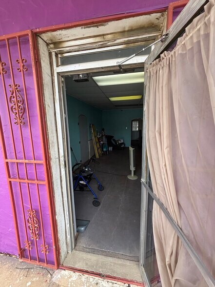 More Photos Of 22745 Highway 16 S, Von Ormy General Retail For Sale