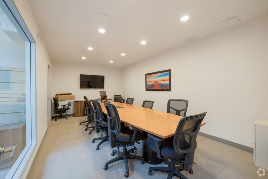 More Photos Of 434 E Broadway, Long Beach Loft Creative Space For Sale