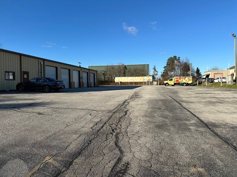 More Photos Of 5805 Murvihill Rd, Valparaiso Distribution For Sale