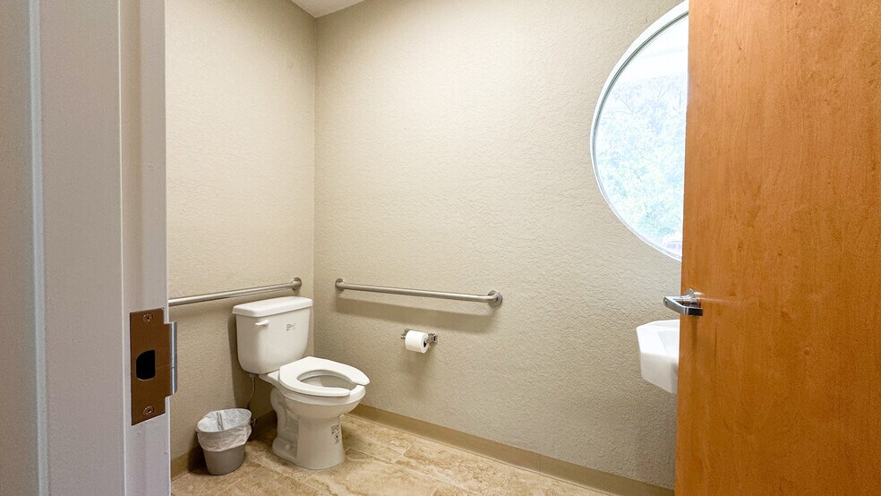 More Photos Of 3830 S Florida Ave, Lakeland Office For Lease