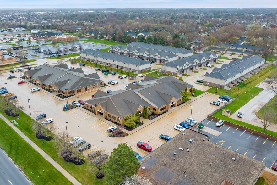 More Photos Of 42490 Garfield Rd, Clinton Township Medical For Lease