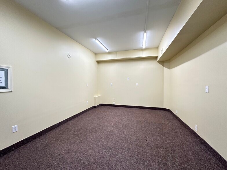 More Photos Of 1001 S 1st St, Fulton Apartments For Lease