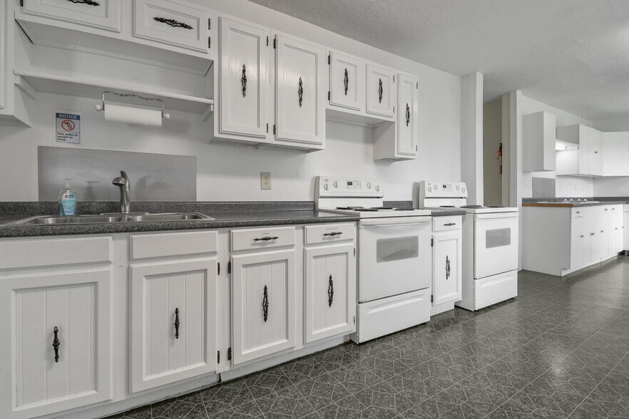 More Photos Of 2598 E Smiley Ave, Shelby Religious Facility For Sale