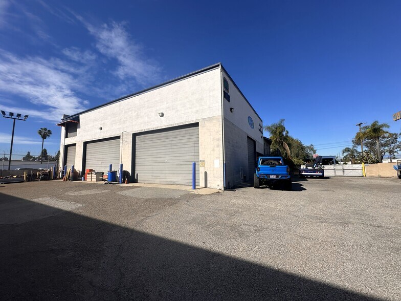 More Photos Of 1193 N Blue Gum St, Anaheim Warehouse For Sale