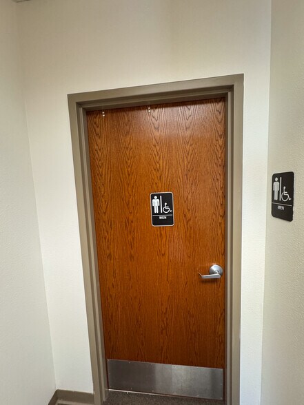 More Photos Of 6801 Isaac's Orchard Rd, Springdale Office For Lease