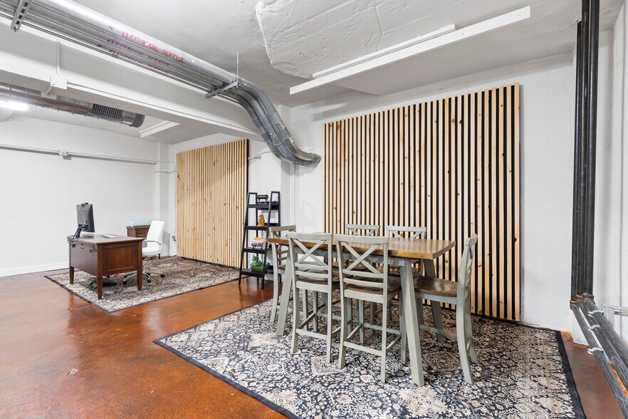 More Photos Of 324 Park Central W, Springfield Office For Lease