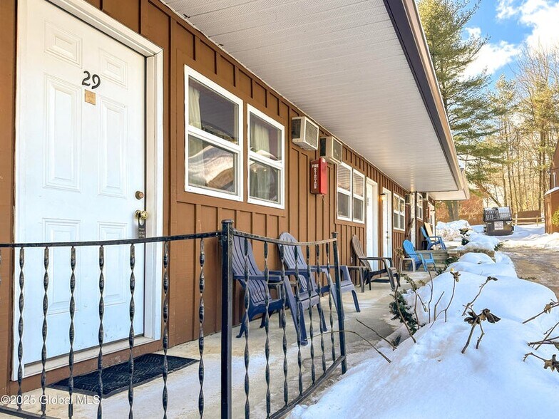 More Photos Of 1545 Us-9, Lake George Hospitality For Sale