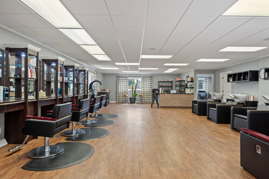 More Photos Of 2445 S 5th St, Springfield Office For Sale