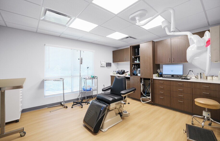 More Photos Of 122 S Patterson Ave, Santa Barbara Office For Sale