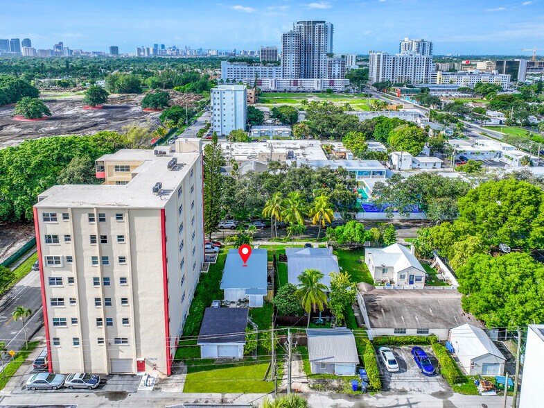 More Photos Of 1711 Buchanan St, Hollywood Apartments For Sale