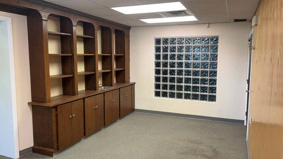 More Photos Of 11907 Montgomery Rd, Cincinnati Medical For Lease
