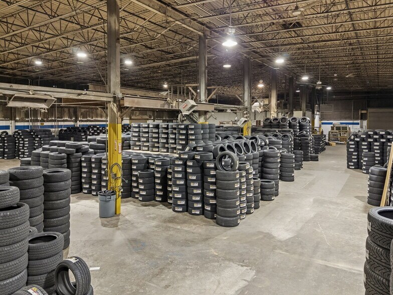 More Photos Of 411 Industrial Dr, White House Manufacturing For Lease