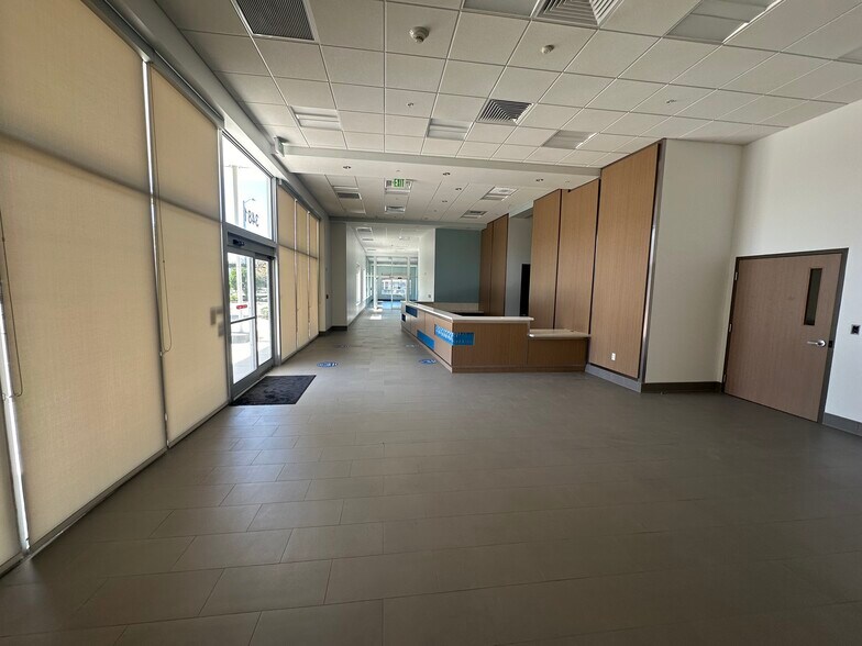 More Photos Of 3481 N University Dr, Coral Springs General Retail For Sale