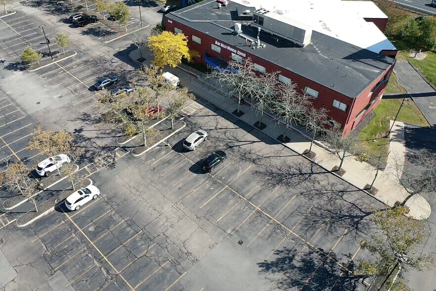 More Photos Of 340 Wood Rd, Braintree Medical For Lease