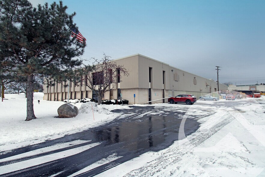 Primary Photo Of 38880 Grand River Ave, Farmington Hills Manufacturing For Sale