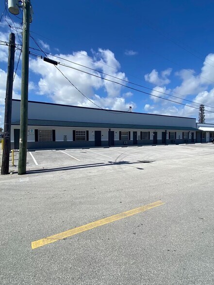 More Photos Of 4861-4875 NE 12th Ave, Fort Lauderdale Unknown For Lease