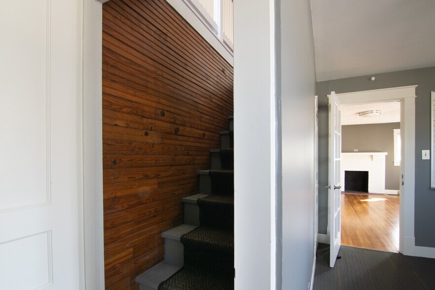 More Photos Of Off Goodlettsville town square, Goodlettsville Loft Creative Space For Sale