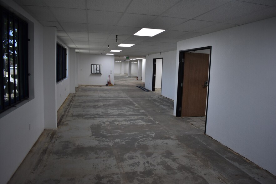 More Photos Of 12150 S Alameda St, Lynwood Office For Lease