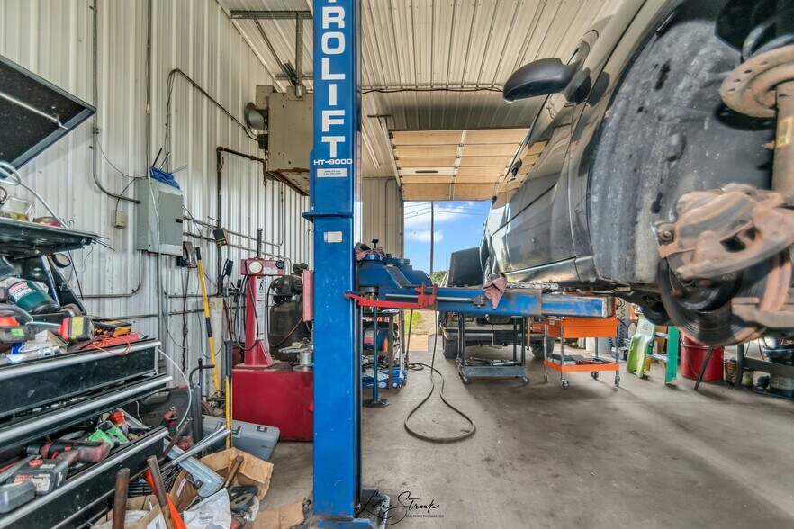 More Photos Of 300 Railroad Ave, Wheeler Auto Repair For Sale